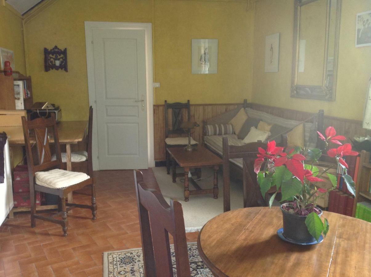 Maison Lacoste Bed & Breakfast Campan